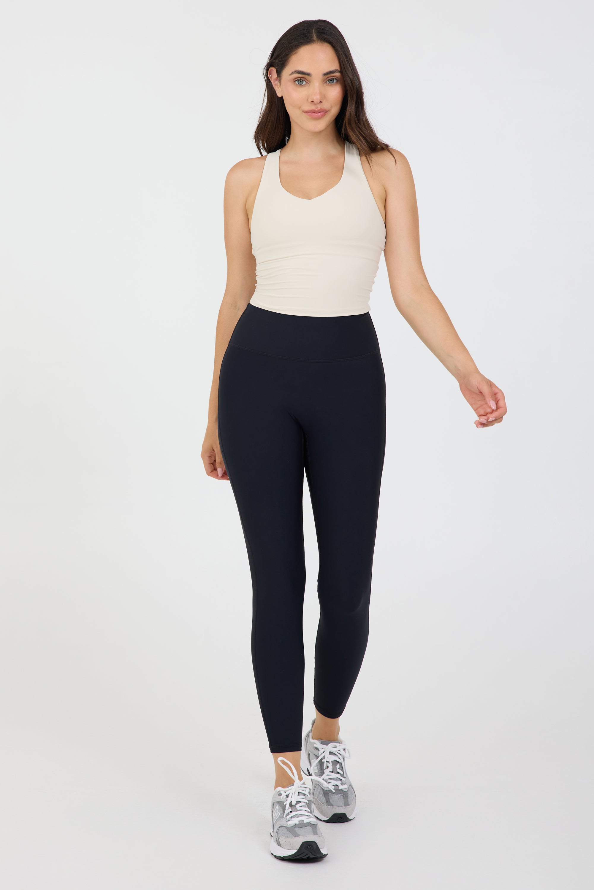 Mandee sweetheart neckline bra with removable bra cups in cream, from the front