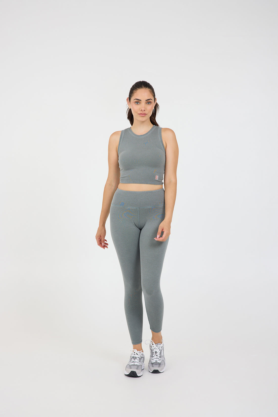 Rib 7/8 legging in teal, from the front