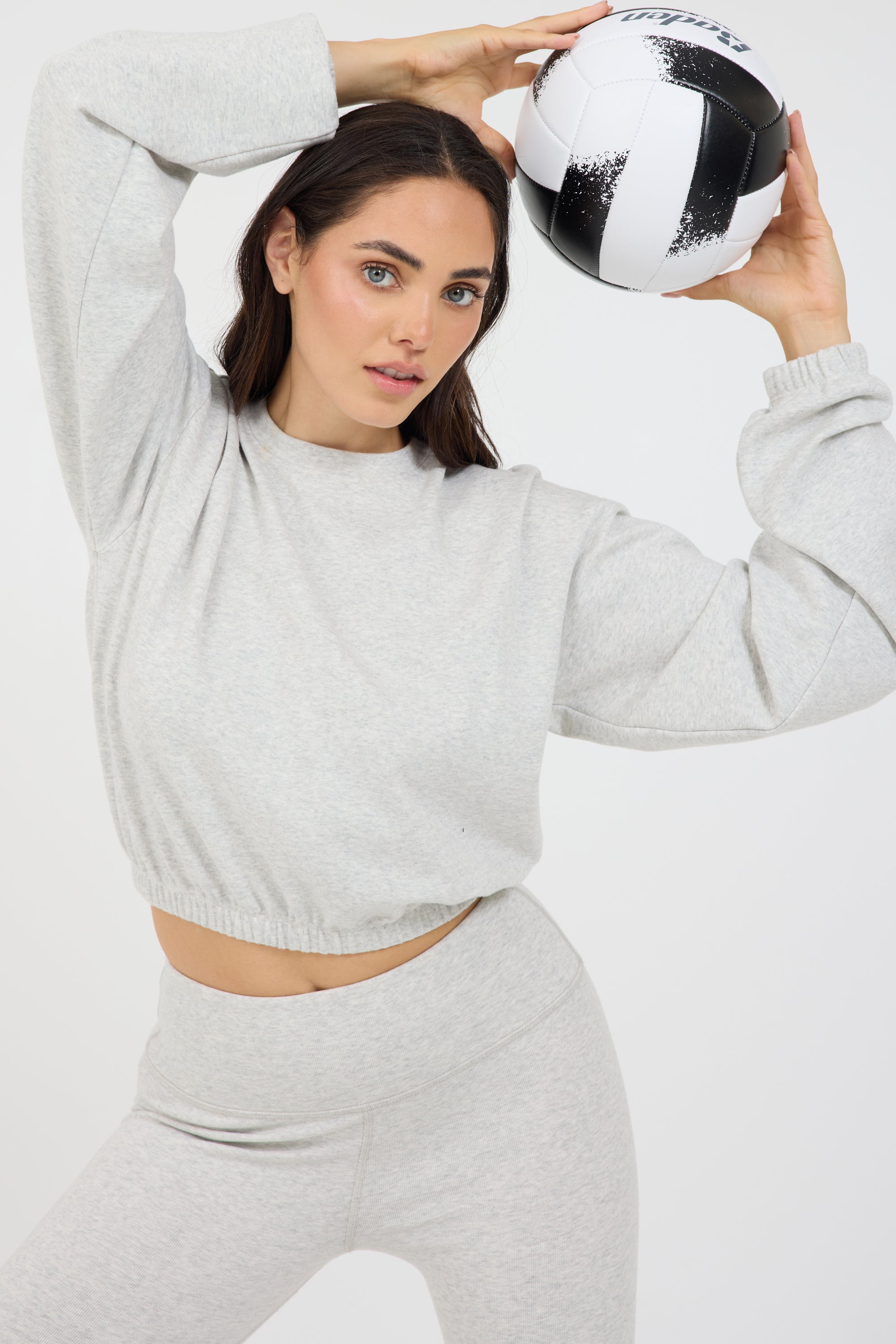 Long sleeve rib crop top with an elasticized waist in athletic grey, form the front